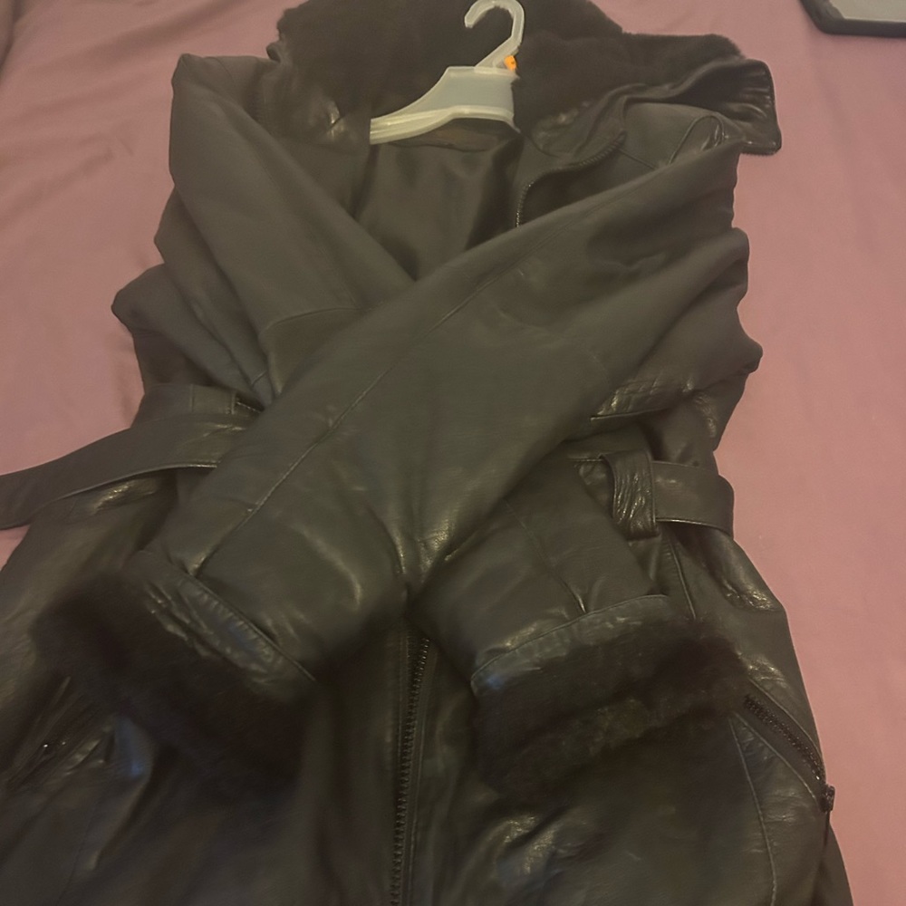 Leather jacket - Picture 2 of 12